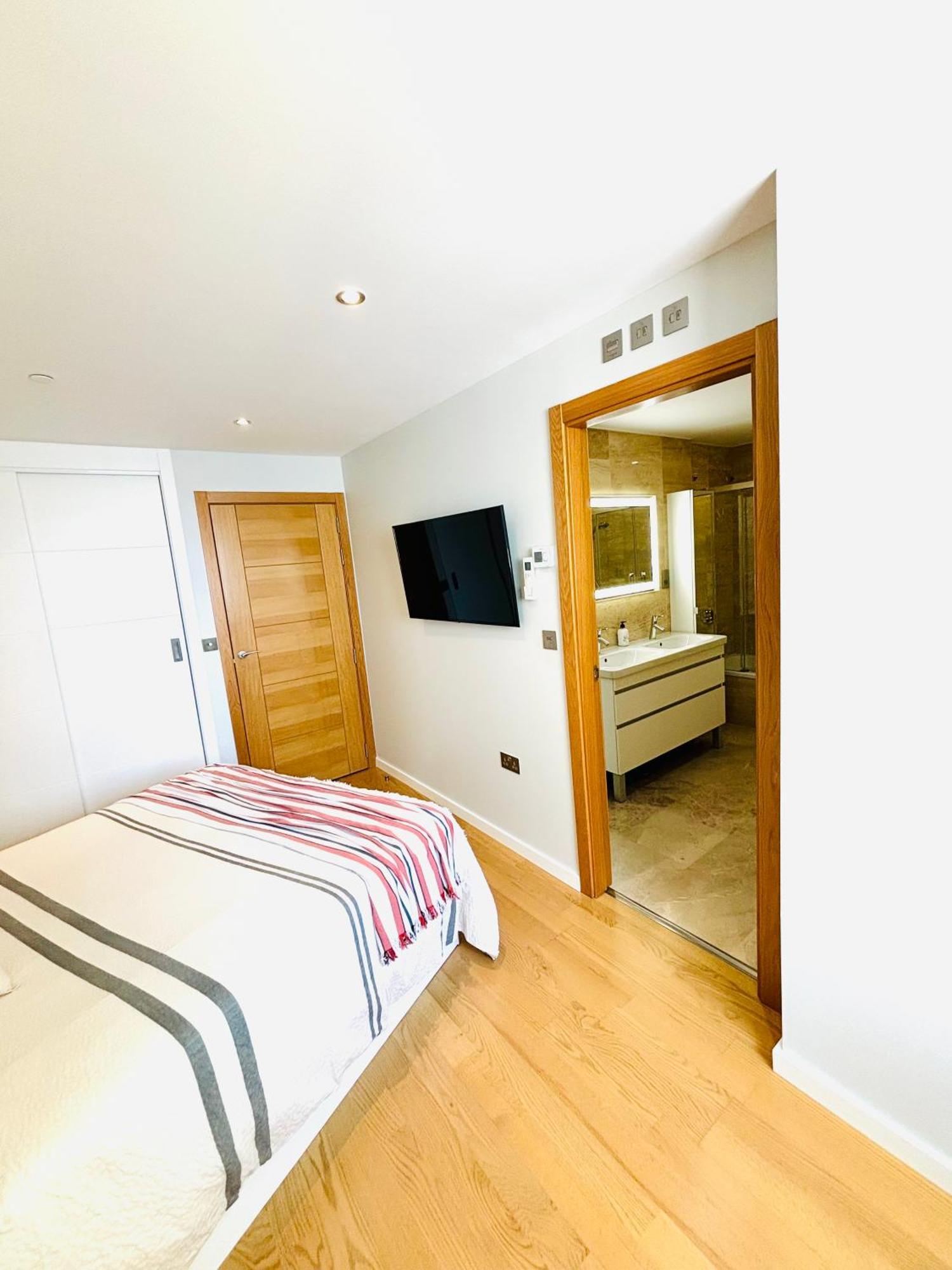 Ocean Village High Floor Luxury Modern Apartment Gibraltar Ngoại thất bức ảnh